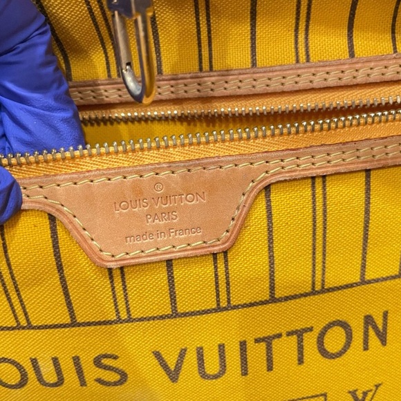 Authentic Pre-Loved Louis Vuitton Neverfull MM Monogram - Picture 10 of 14